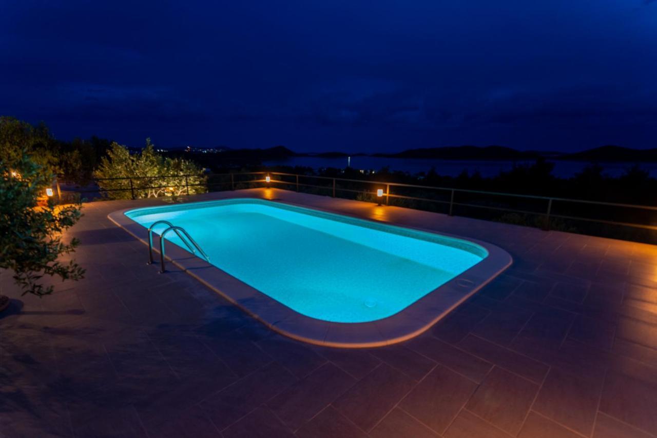 Holiday Home Svemir Drage Exteriér fotografie